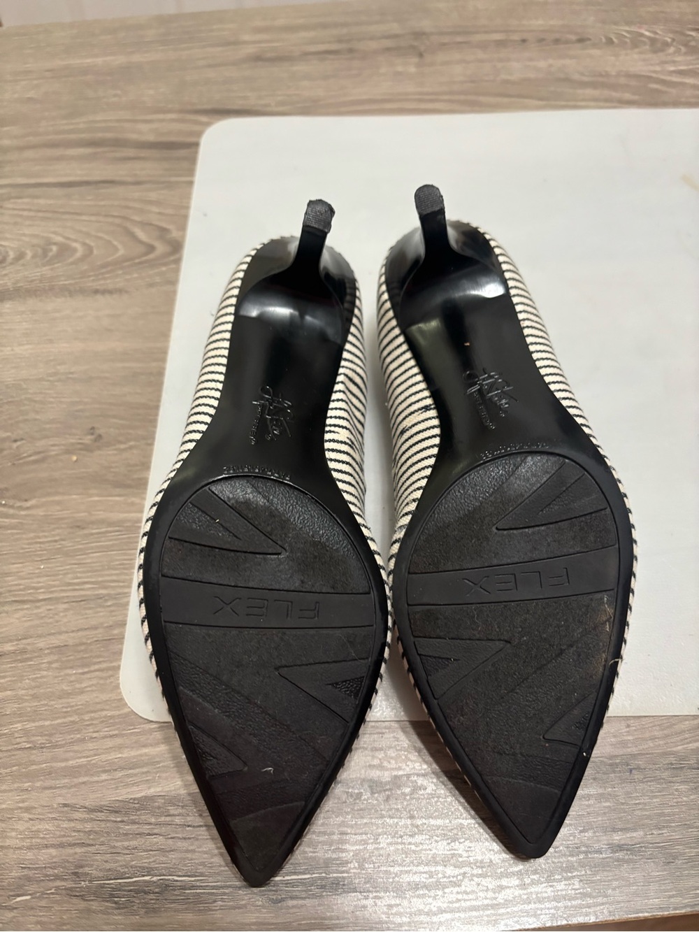 Life Stride Cream and Black Striped Pointed Toe Heels - Picture 7 of 7